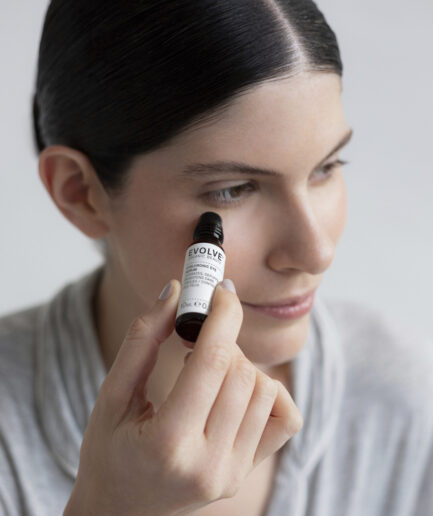 hyaluronic eye serum
